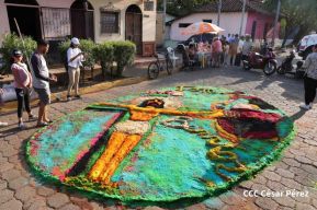Alfombras Pasionarias: Arte que brota de las manos de un Pueblo de Fé, un Pueblo Cristiano