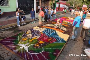 Alfombras Pasionarias: Arte que brota de las manos de un Pueblo de Fé, un Pueblo Cristiano