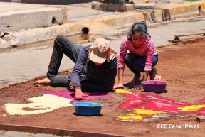 Alfombras Pasionarias: Arte que brota de las manos de un Pueblo de Fé, un Pueblo Cristiano
