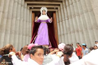Cardenal Brenes participa en Viacrucis Penitencial
