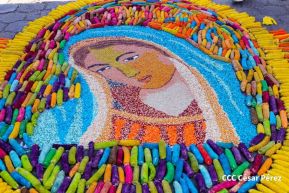 Alfombras Pasionarias: Arte que brota de las manos de un Pueblo de Fé, un Pueblo Cristiano