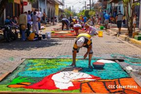 Alfombras Pasionarias: Arte que brota de las manos de un Pueblo de Fé, un Pueblo Cristiano