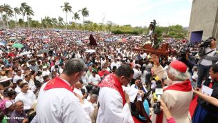 Cardenal Brenes participa en Viacrucis Penitencial