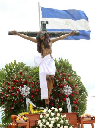 Cardenal Brenes participa en Viacrucis Penitencial