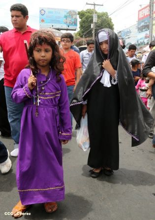 Cardenal Brenes participa en Viacrucis Penitencial