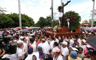 Cardenal Brenes participa en Viacrucis Penitencial