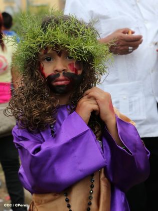 Cardenal Brenes participa en Viacrucis Penitencial