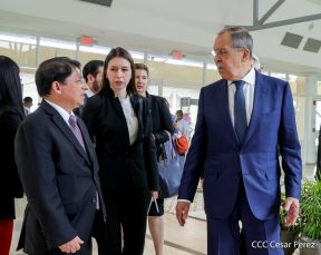 Presidente Daniel Ortega y Vicepresidenta Rosario Murillo en encuentro con Canciller de Rusia, Serguéi Lavrov
