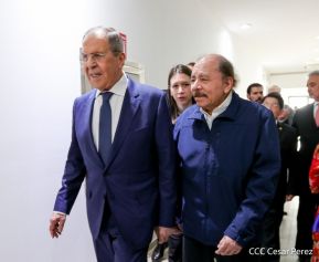 Presidente Daniel Ortega y Vicepresidenta Rosario Murillo en encuentro con Canciller de Rusia, Serguéi Lavrov