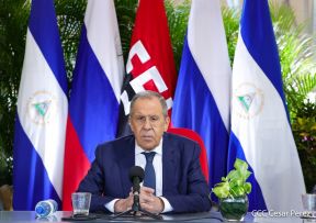 Presidente Daniel Ortega y Vicepresidenta Rosario Murillo en encuentro con Canciller de Rusia, Serguéi Lavrov