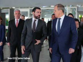 Presidente Daniel Ortega y Vicepresidenta Rosario Murillo en encuentro con Canciller de Rusia, Serguéi Lavrov