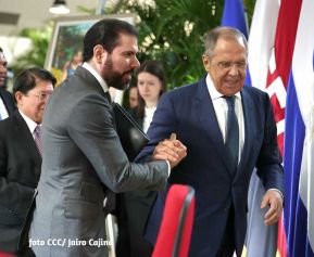 Presidente Daniel Ortega y Vicepresidenta Rosario Murillo en encuentro con Canciller de Rusia, Serguéi Lavrov