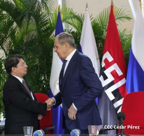 Presidente Daniel Ortega y Vicepresidenta Rosario Murillo en encuentro con Canciller de Rusia, Serguéi Lavrov