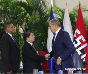 Presidente Daniel Ortega y Vicepresidenta Rosario Murillo en encuentro con Canciller de Rusia, Serguéi Lavrov