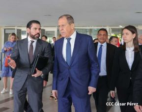 Presidente Daniel Ortega y Vicepresidenta Rosario Murillo en encuentro con Canciller de Rusia, Serguéi Lavrov