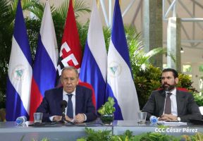 Presidente Daniel Ortega y Vicepresidenta Rosario Murillo en encuentro con Canciller de Rusia, Serguéi Lavrov