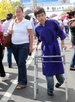 Cardenal Brenes participa en Viacrucis Penitencial