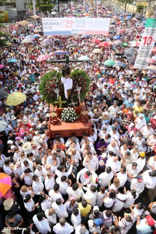 Cardenal Brenes participa en Viacrucis Penitencial