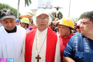 Cardenal Brenes participa en Viacrucis Penitencial