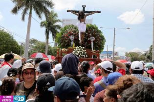 Cardenal Brenes participa en Viacrucis Penitencial