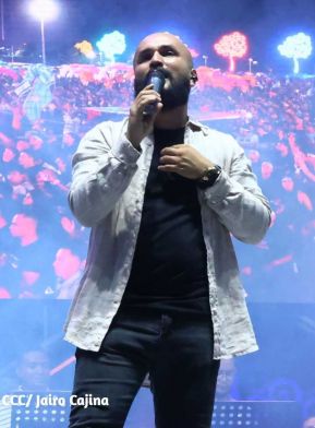 Noche de avivamiento y adoración en la vigilia de Ríos de Agua Viva