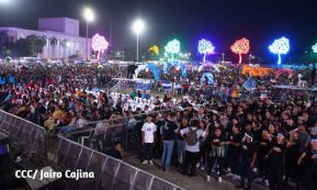 Noche de avivamiento y adoración en la vigilia de Ríos de Agua Viva