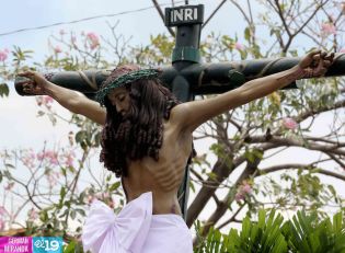 Cardenal Brenes participa en Viacrucis Penitencial