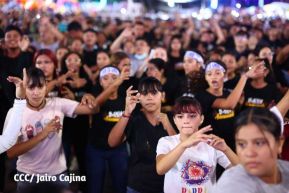 Noche de avivamiento y adoración en la vigilia de Ríos de Agua Viva
