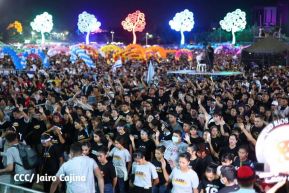 Noche de avivamiento y adoración en la vigilia de Ríos de Agua Viva
