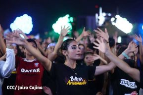 Noche de avivamiento y adoración en la vigilia de Ríos de Agua Viva