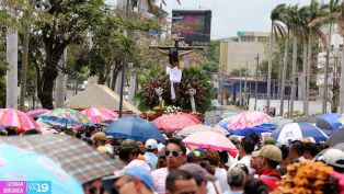 Cardenal Brenes participa en Viacrucis Penitencial