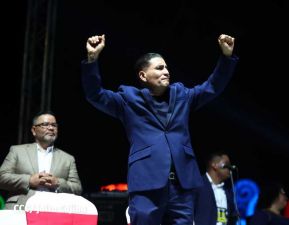 Noche de avivamiento y adoración en la vigilia de Ríos de Agua Viva