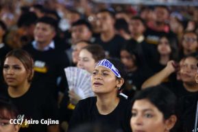 Noche de avivamiento y adoración en la vigilia de Ríos de Agua Viva