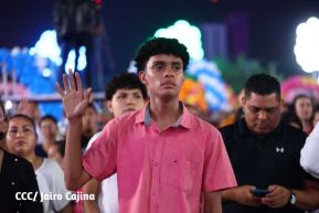 Noche de avivamiento y adoración en la vigilia de Ríos de Agua Viva