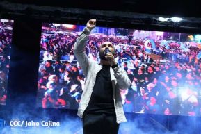 Noche de avivamiento y adoración en la vigilia de Ríos de Agua Viva