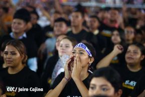 Noche de avivamiento y adoración en la vigilia de Ríos de Agua Viva