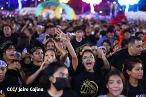 Noche de avivamiento y adoración en la vigilia de Ríos de Agua Viva
