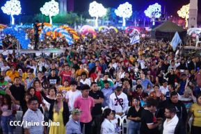 Noche de avivamiento y adoración en la vigilia de Ríos de Agua Viva