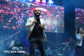 Noche de avivamiento y adoración en la vigilia de Ríos de Agua Viva