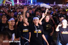 Noche de avivamiento y adoración en la vigilia de Ríos de Agua Viva