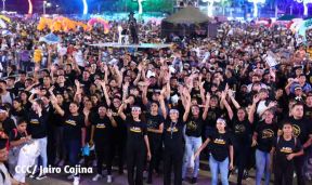 Noche de avivamiento y adoración en la vigilia de Ríos de Agua Viva