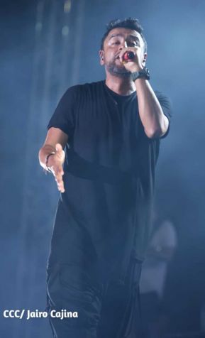 Noche de avivamiento y adoración en la vigilia de Ríos de Agua Viva