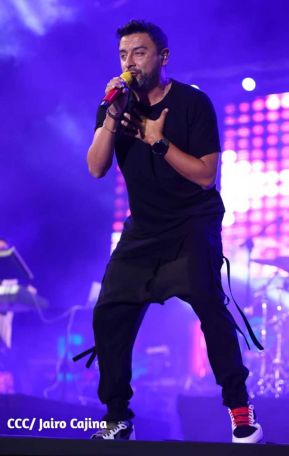 Noche de avivamiento y adoración en la vigilia de Ríos de Agua Viva