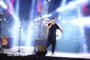 Noche de avivamiento y adoración en la vigilia de Ríos de Agua Viva