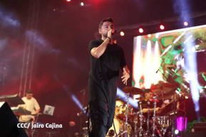 Noche de avivamiento y adoración en la vigilia de Ríos de Agua Viva