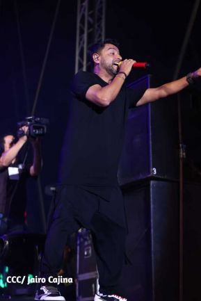 Noche de avivamiento y adoración en la vigilia de Ríos de Agua Viva