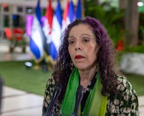 Comandante Daniel Ortega y Compañera Rosario se reúnen con el Presidente del PARLACEN