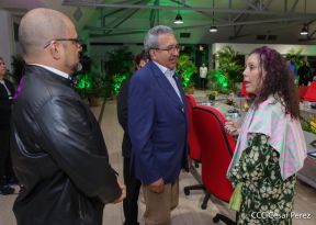 Comandante Daniel Ortega y Compañera Rosario se reúnen con el Presidente del PARLACEN