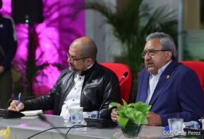 Comandante Daniel Ortega y Compañera Rosario se reúnen con el Presidente del PARLACEN