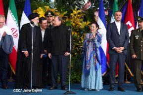 Presidente Daniel Ortega y Vicepresidenta Rosario Murillo en encuentro con el Presidente de Irán